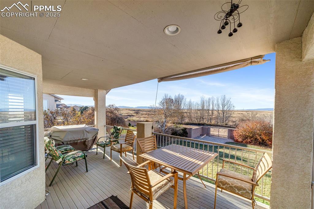 Image 49 of 50: Deck