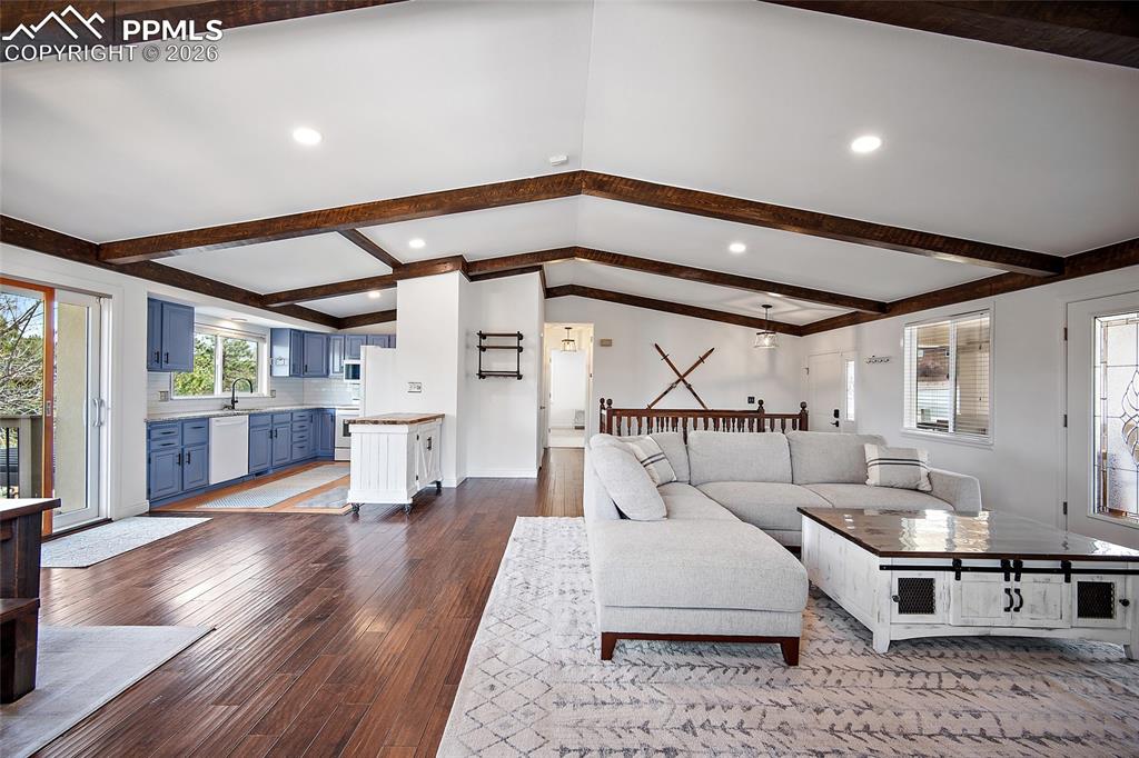 Image 16 of 50: Living Room