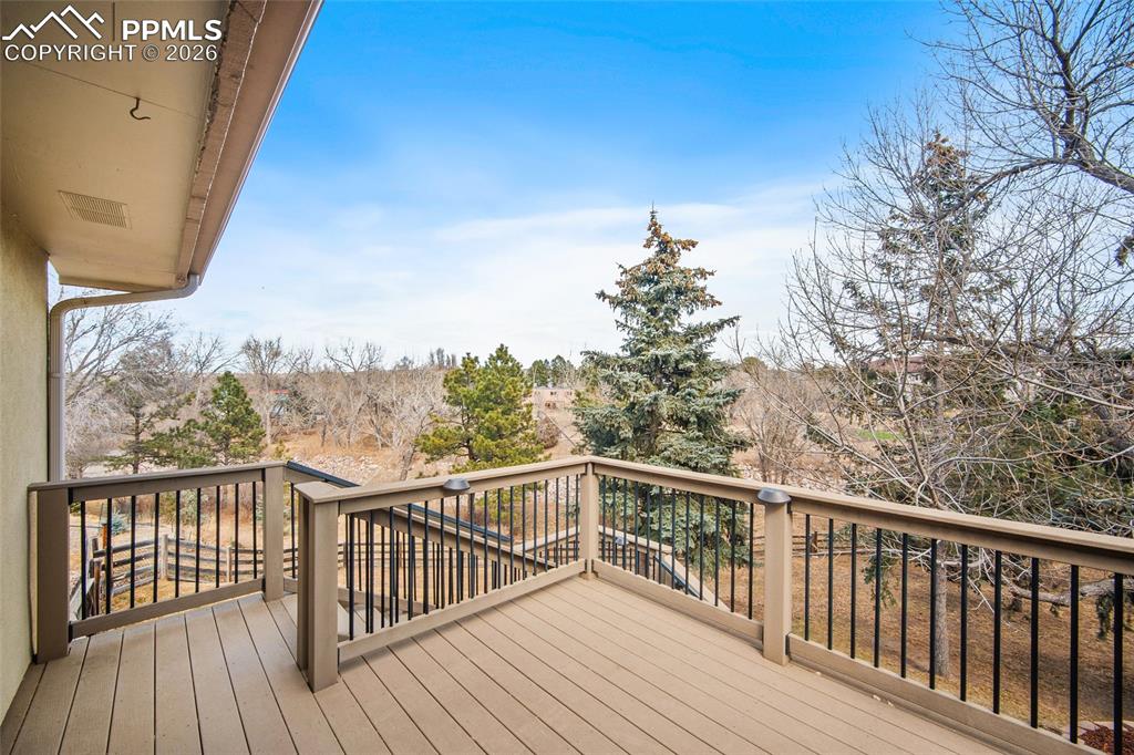 Image 36 of 50: Deck