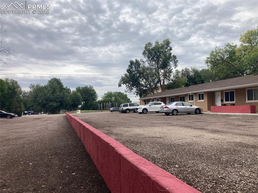 Image 15 of 26: View of street