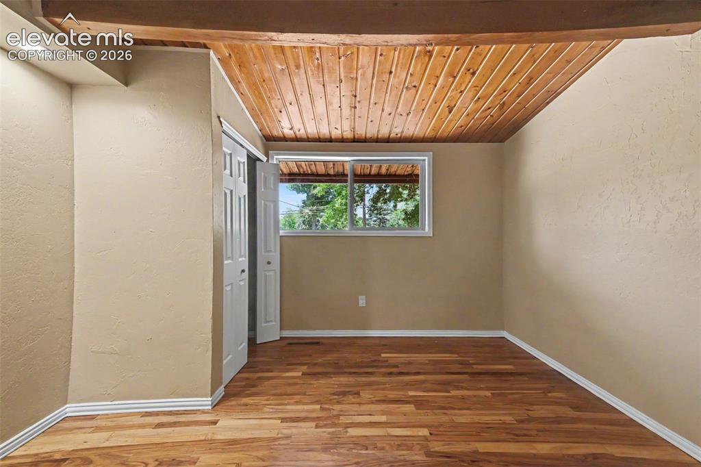 Image 13 of 31: Master Bedroom