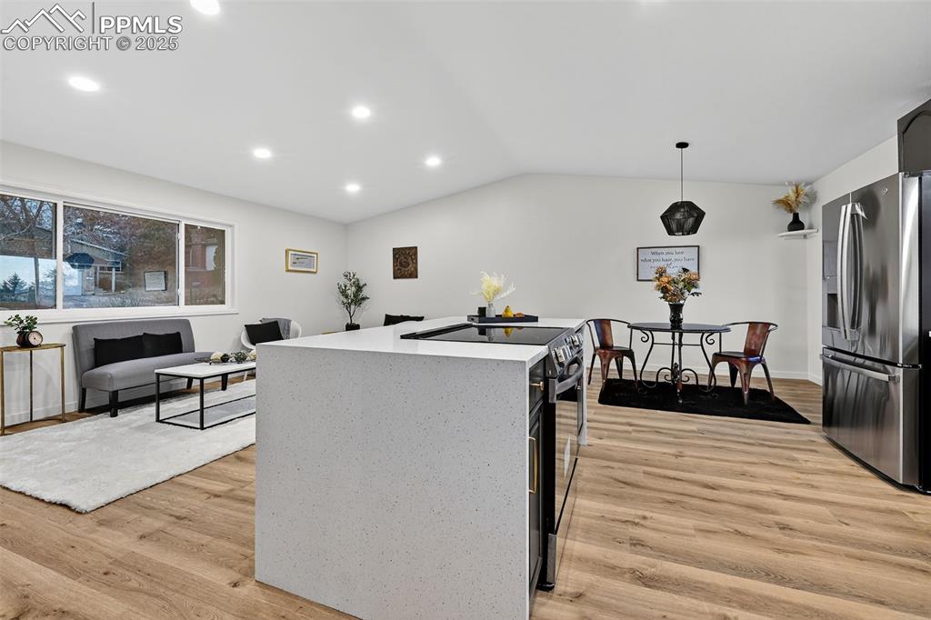 Image 14 of 48: Kitchen