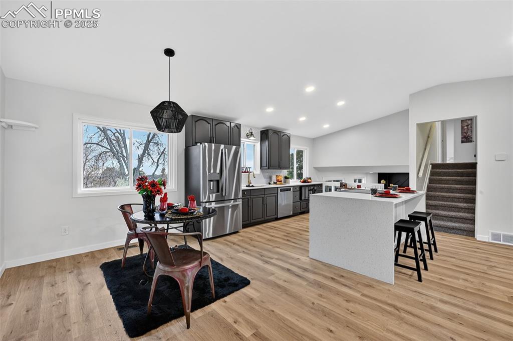 Image 15 of 48: Kitchen