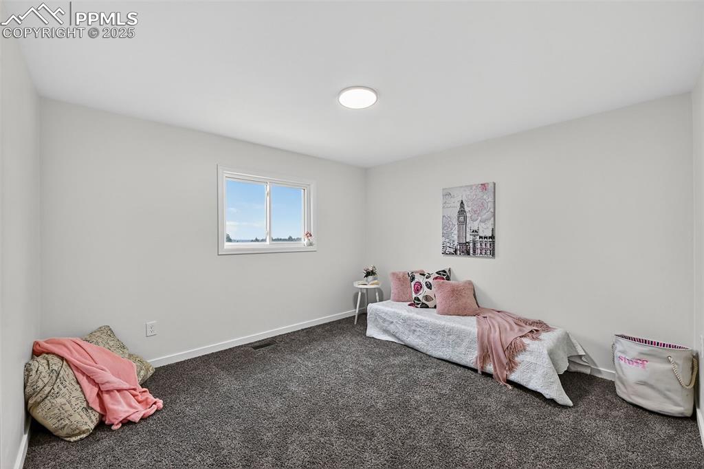 Image 22 of 48: Bedroom