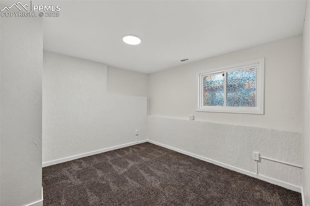 Image 29 of 48: Bedroom