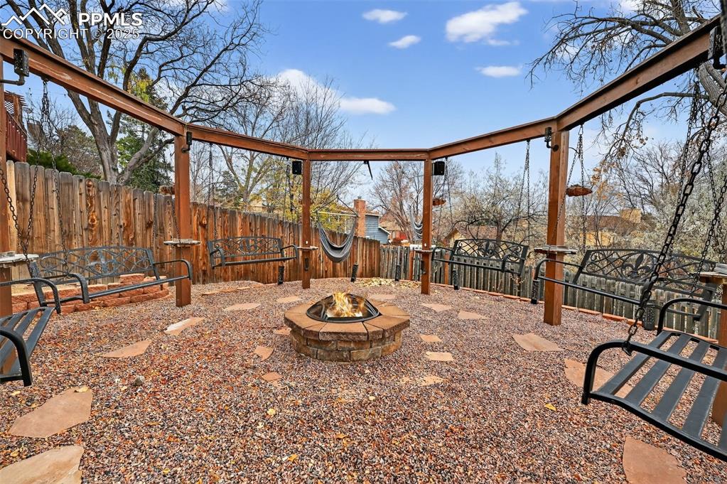 Image 38 of 48: 16 person fire pit