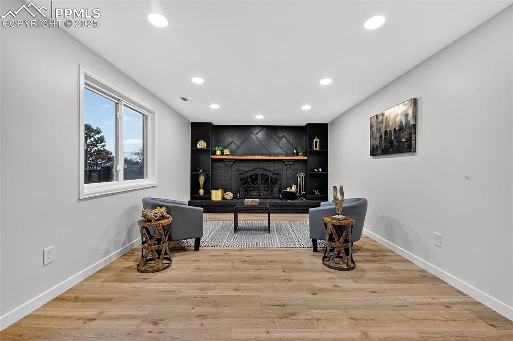 Image 8 of 48: Family Room