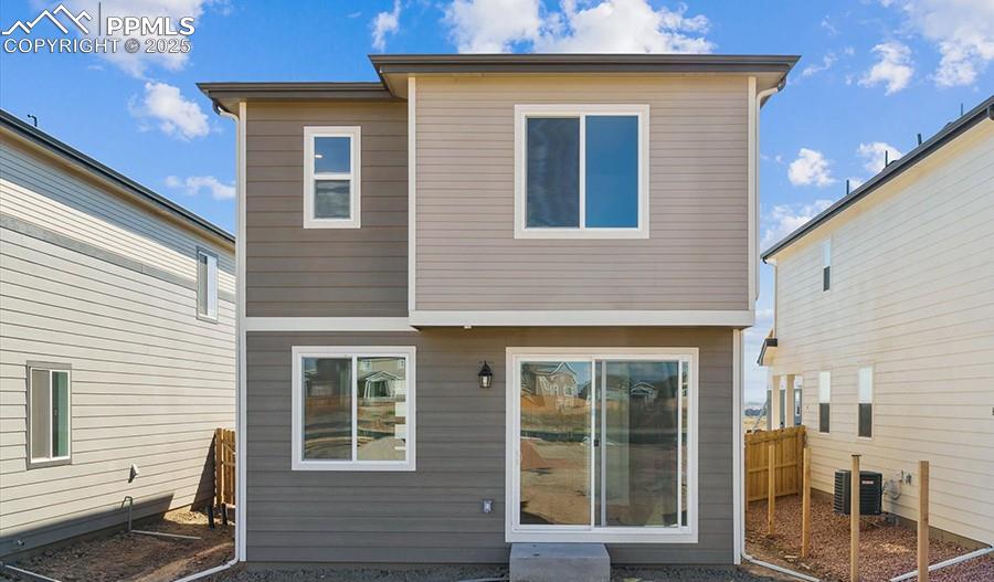 Image 16 of 18: Back of Structure