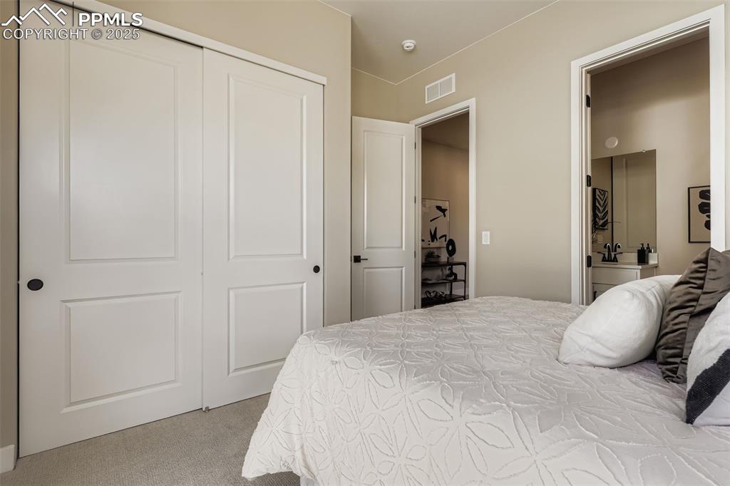 Image 20 of 27: Bedroom