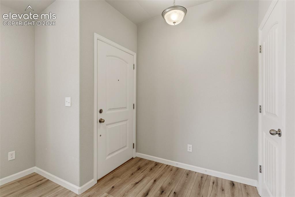 Image 9 of 33: Entry