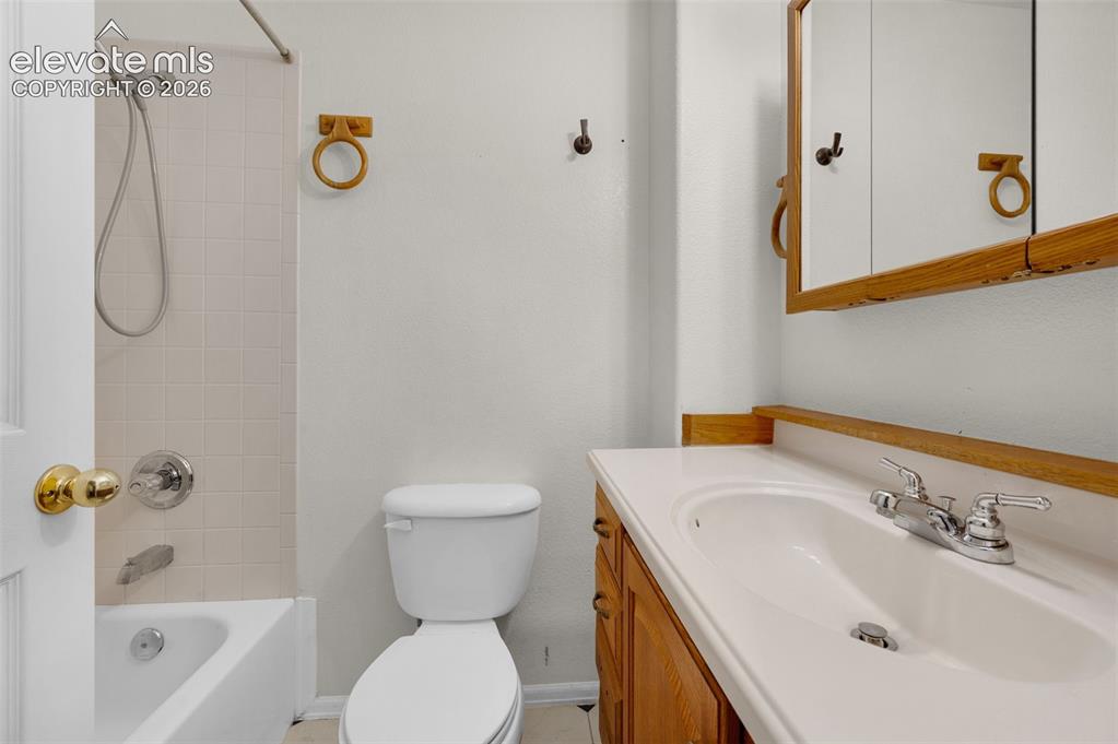 Image 21 of 29: Private full bath in Master Bedroom