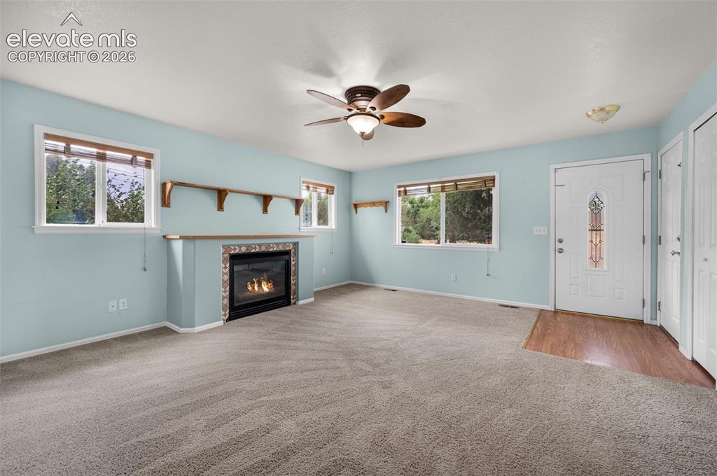 Image 4 of 29: Living Room