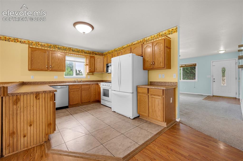 Image 9 of 29: Huge kitchen and dining area