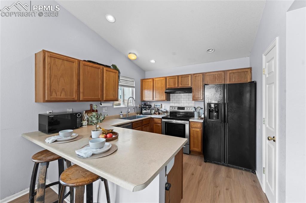 Image 10 of 35: Kitchen