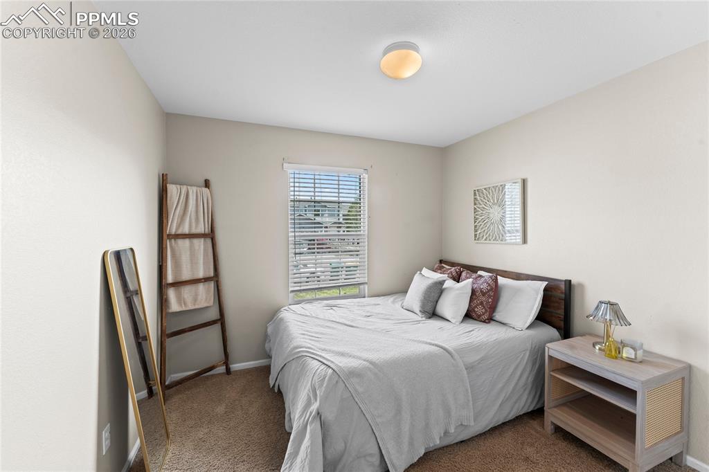 Image 17 of 35: Bedroom