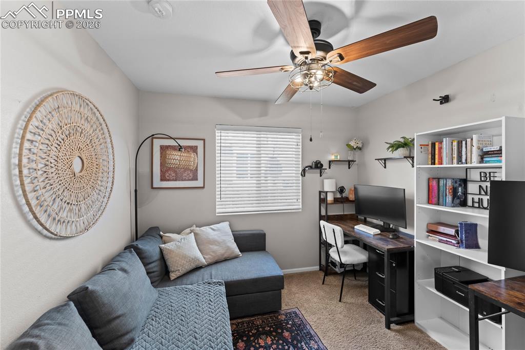 Image 22 of 35: Office