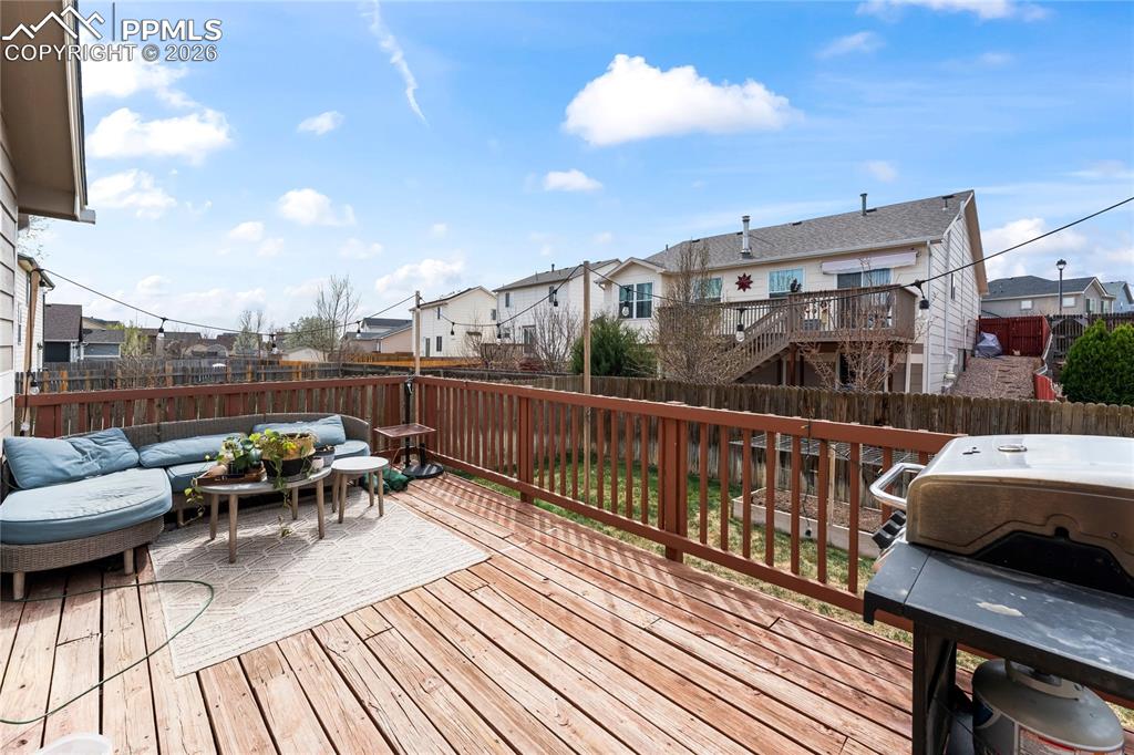 Image 24 of 35: Deck