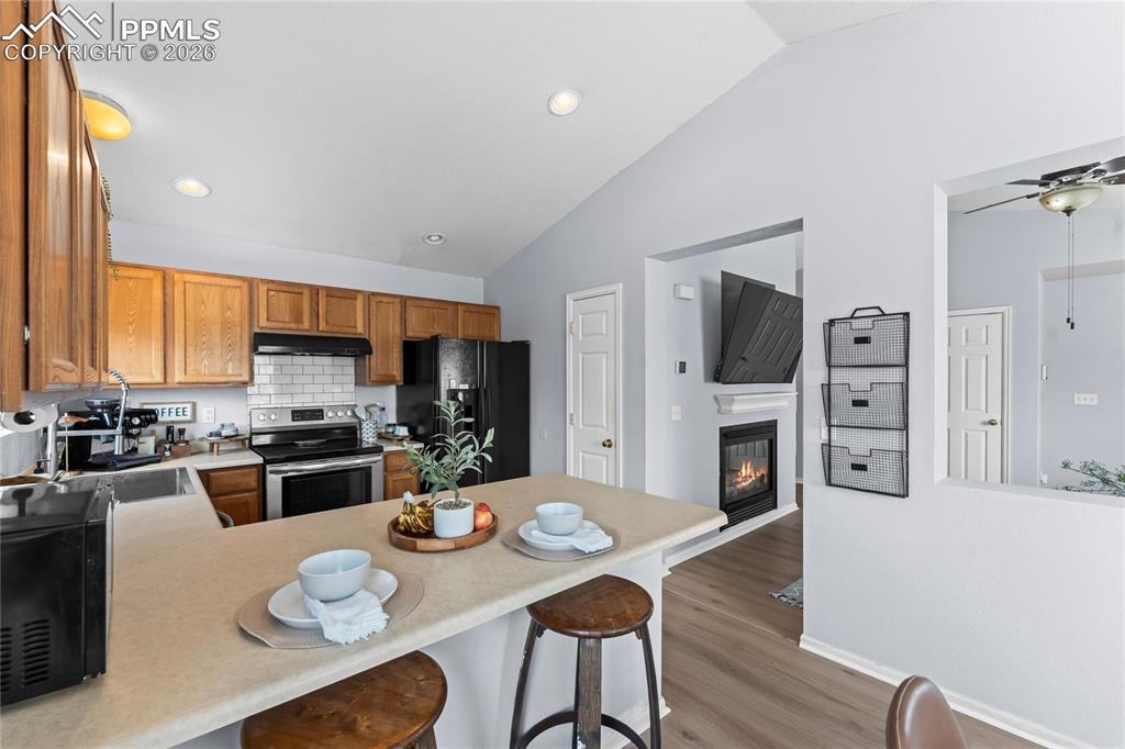 Image 9 of 35: Kitchen