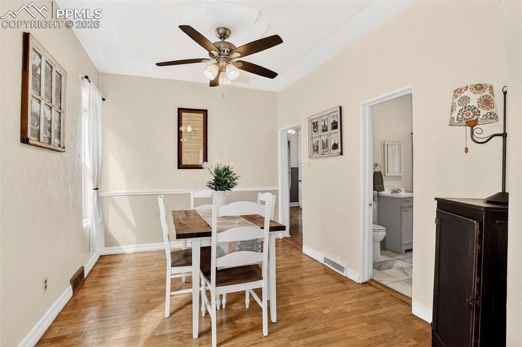 Image 10 of 41: Dining Area