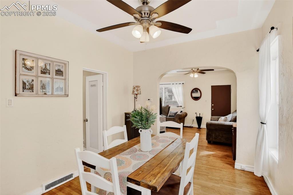 Image 11 of 41: Spacious dining room 