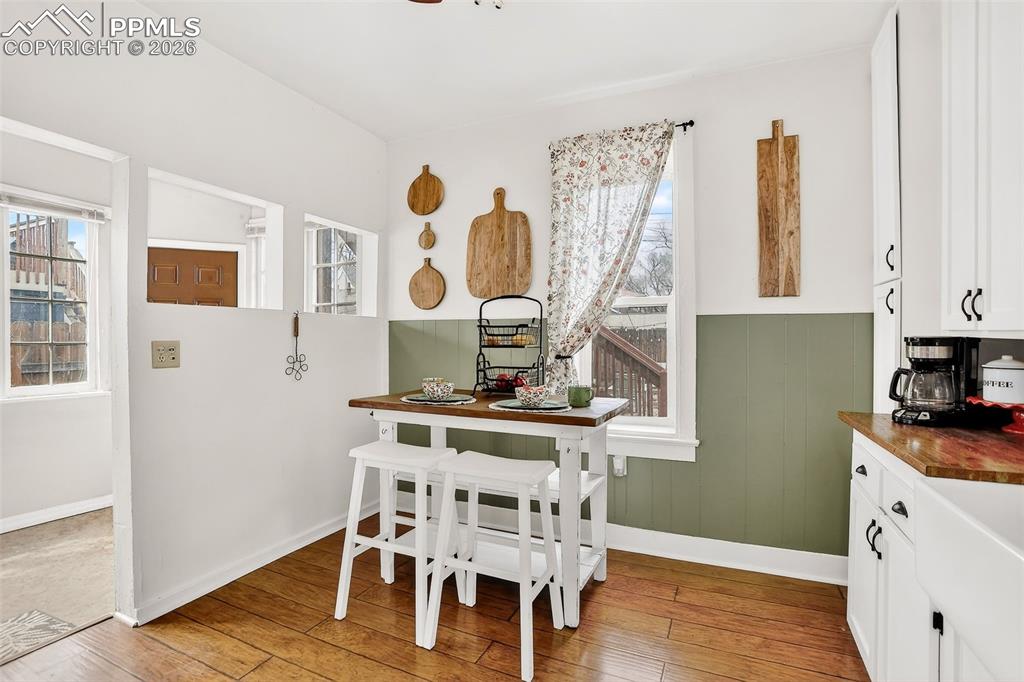 Image 15 of 41: Dining Area