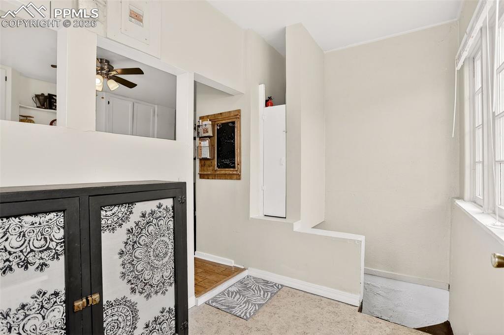 Image 18 of 41: Mud Room