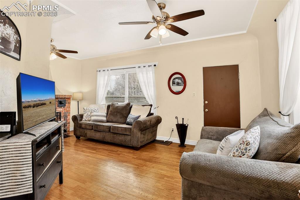 Image 7 of 41: Living Room