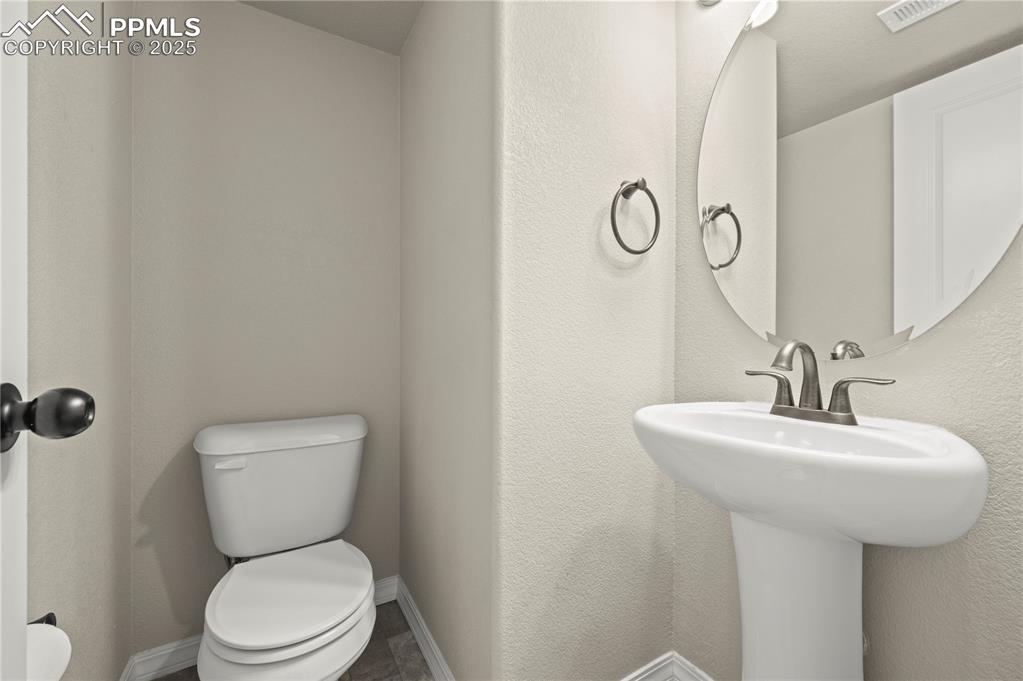 Image 9 of 30: Bathroom