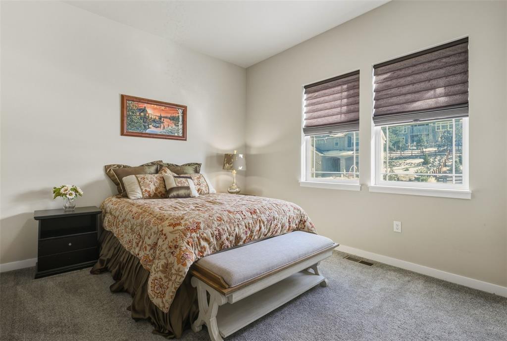 Image 29 of 50: Bedroom