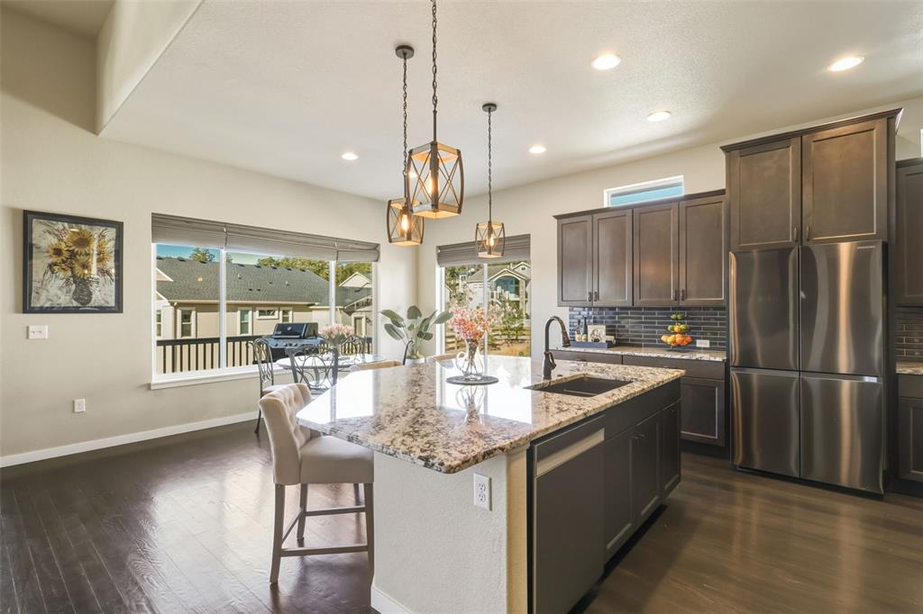 Image 9 of 50: Kitchen