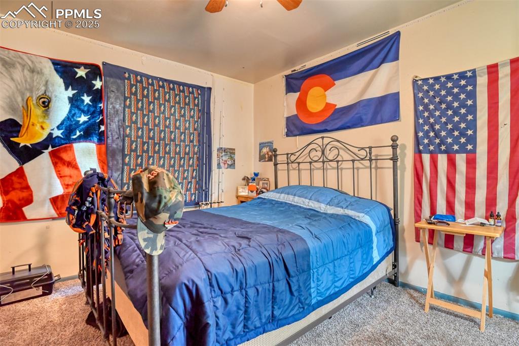 Image 21 of 38: Unit 1509 Bedroom