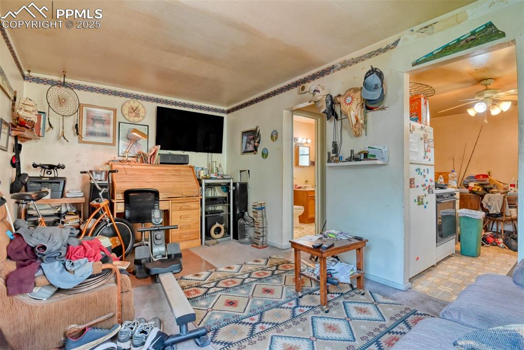 Image 26 of 38: Unit 1511 Living Room