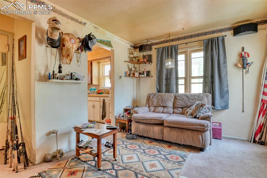 Image 27 of 38: Unit 1511 Living Room