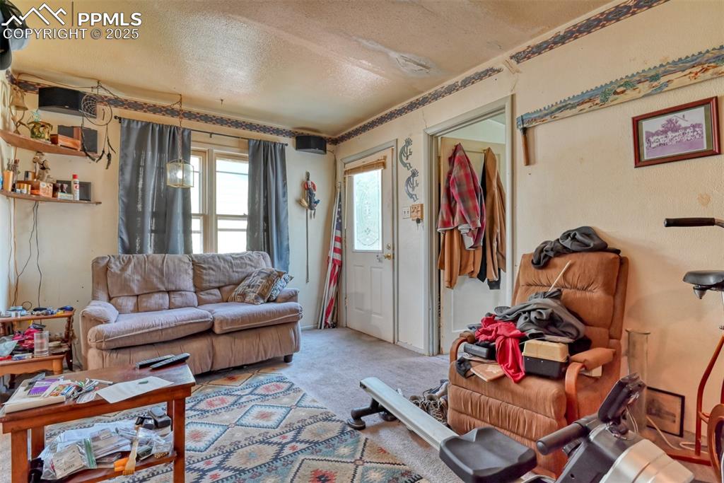 Image 28 of 38: Unit 1511 Living Room