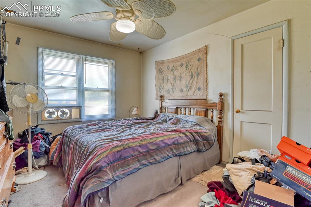 Image 36 of 38: Unit 1511 Bedroom