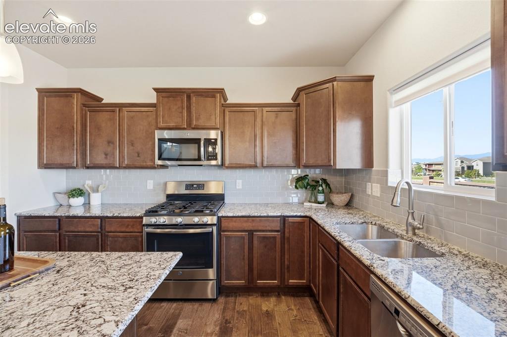 Image 10 of 48: Kitchen