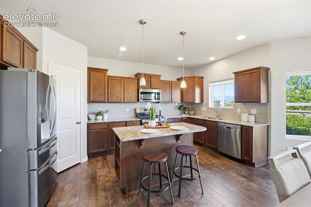 Image 11 of 48: Kitchen