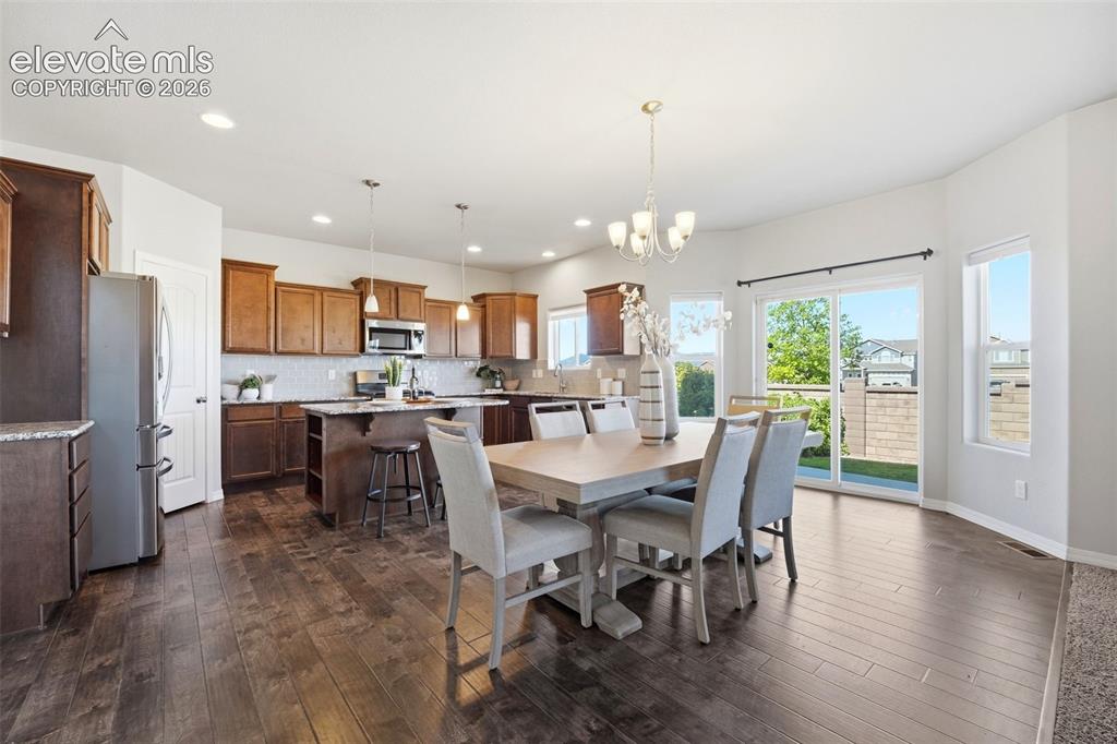 Image 7 of 48: Dining Area