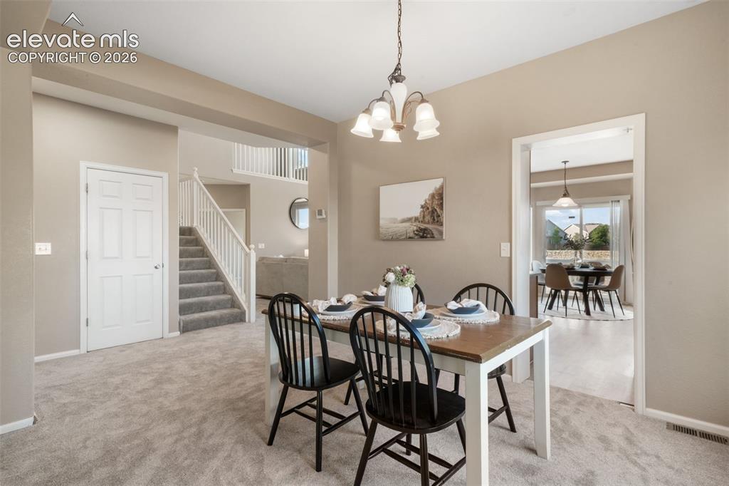 Image 7 of 50: Dining Area