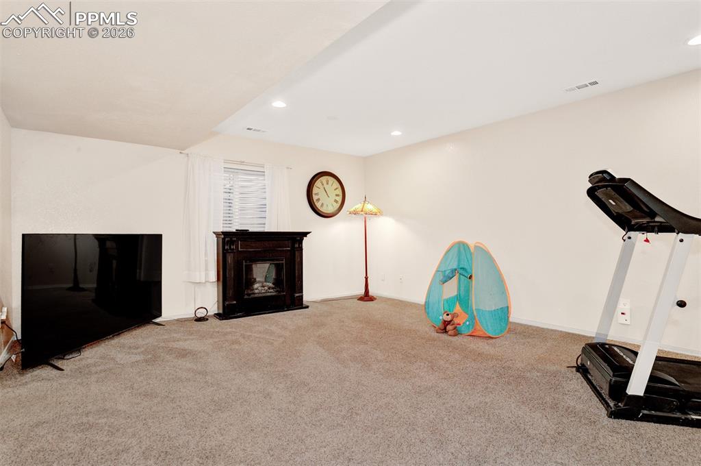 Image 12 of 31: Family Room