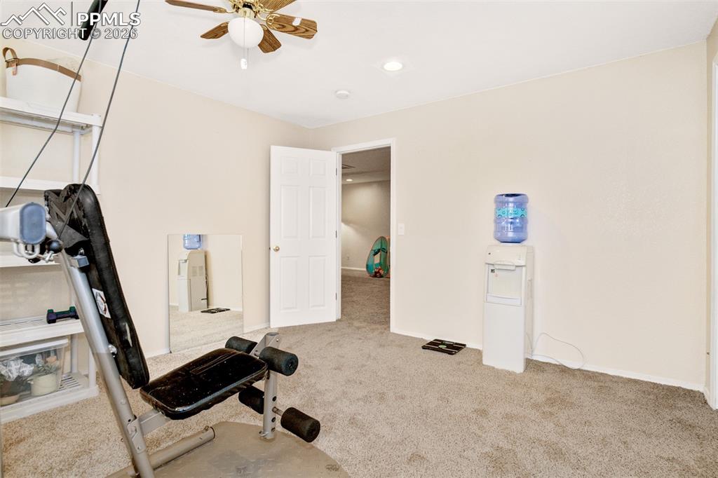 Image 16 of 31: Bedroom