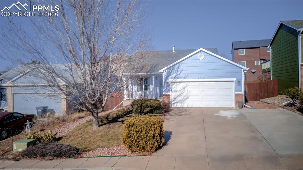 Image 17 of 31: Front of Structure