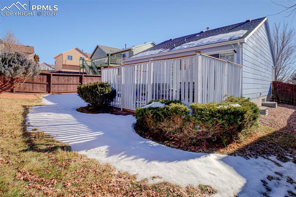 Image 21 of 31: Yard