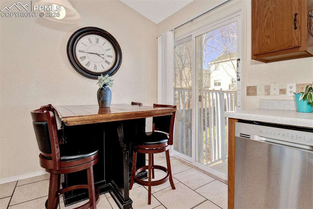 Image 4 of 31: Dining Area