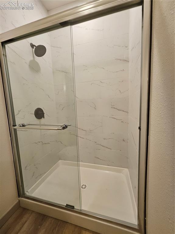 Image 13 of 21: Bathroom