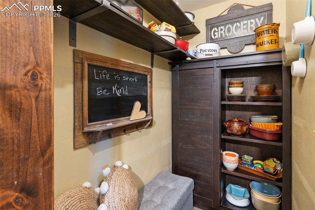 Image 18 of 50: Pantry