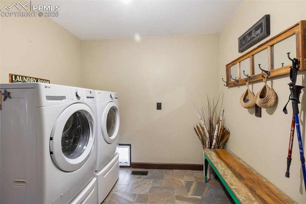 Image 38 of 50: Laundry