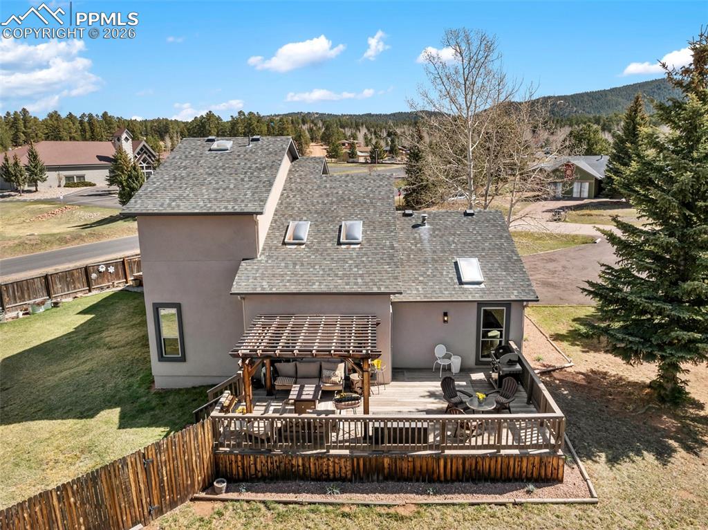 Image 42 of 50: Back of Structure