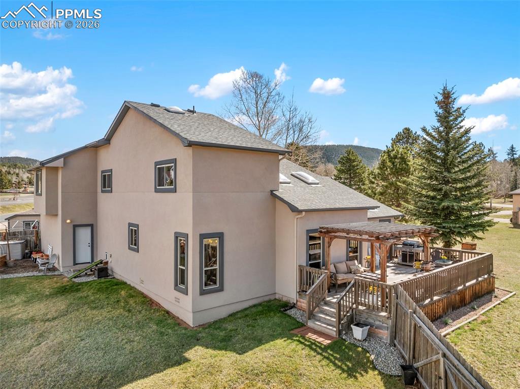 Image 49 of 50: Back of Structure