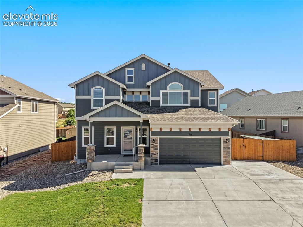 Image 44 of 46: 6 bedroom beauty on a quiet cul-de-sac.